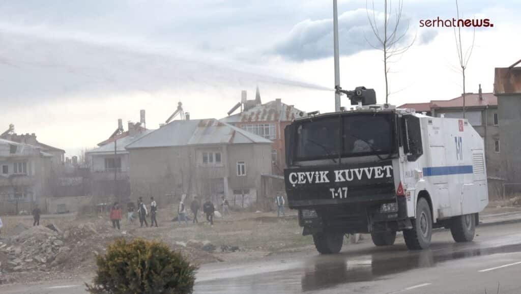 Van’da olaylar sona erdi: 37 kişi gözaltına alındı - van newroz mudahale 4