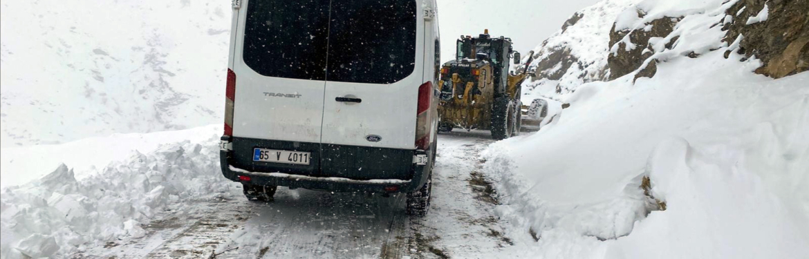 Van'da karla mücadele çalışmaları devam ediyor