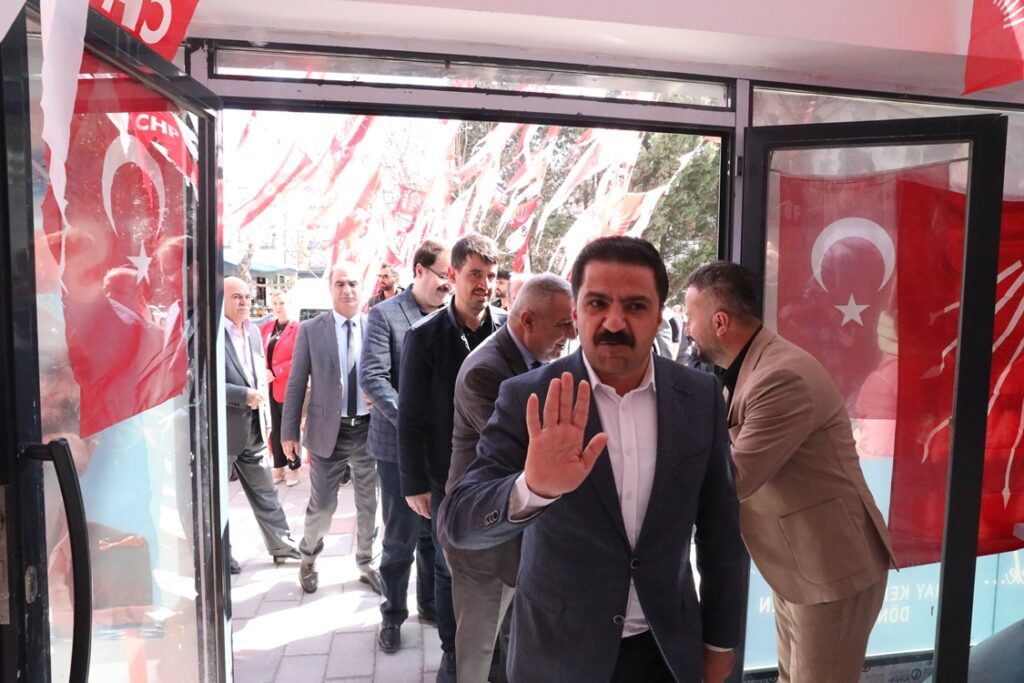 Van'da ittifak partilerinden CHP seçim bürosuna ziyaret - chp ittifak ziyaret 3
