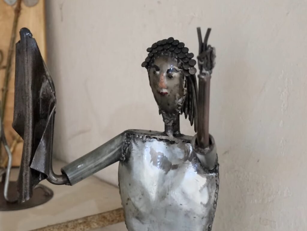 İranlı heykeltıraş Van’da topladığı hurdalardan sanat eseri yaratıyor - iranli heykeltiras