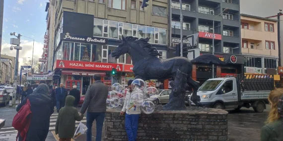 Baroya Qersê di hilbijartinan de wê bo her dibistanekî parêzerekê peywirdar bike