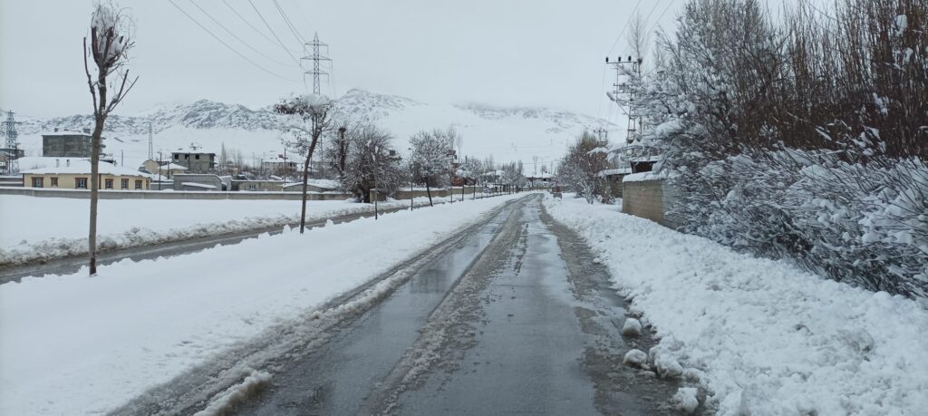 Serhat kar altında: Yüzlerce yerleşim yeri ulaşıma kapalı  - serhat kar yagisi 3