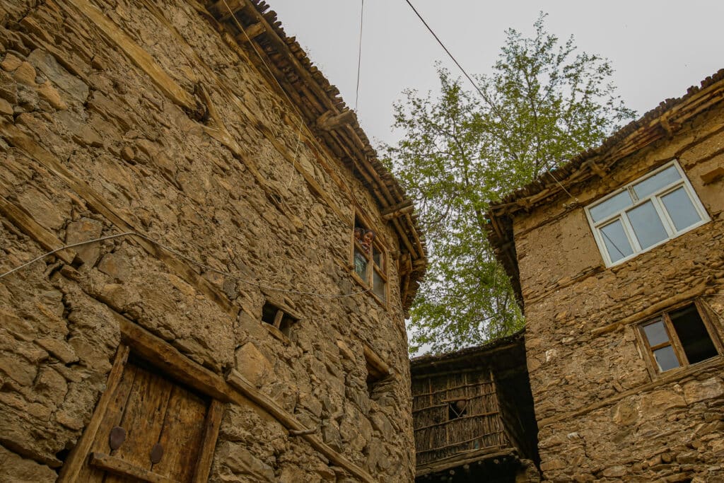 Bitlis’in tarihi taş evleri doğaseverlerin ilk tercihi oldu - AA 20230530 31282099 31282087 BITLISTEKI TARIHI TAS EVLER DOGASEVERLERIN GOZDE ROTALARINDAN BIRI OLDU