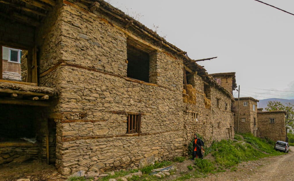 Bitlis’in tarihi taş evleri doğaseverlerin ilk tercihi oldu - AA 20230530 31282099 31282092 BITLISTEKI TARIHI TAS EVLER DOGASEVERLERIN GOZDE ROTALARINDAN BIRI OLDU