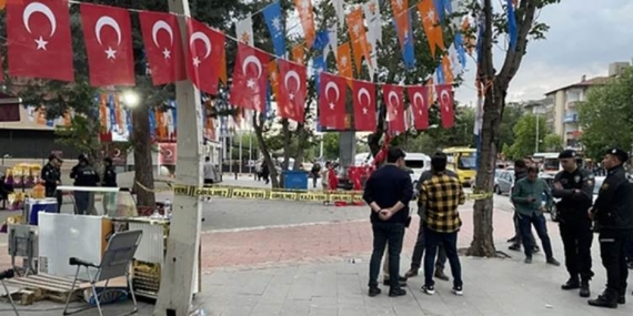 Di navbera alîgirên AKP û CHP’ê de şer: 5 kes birîndar bûn