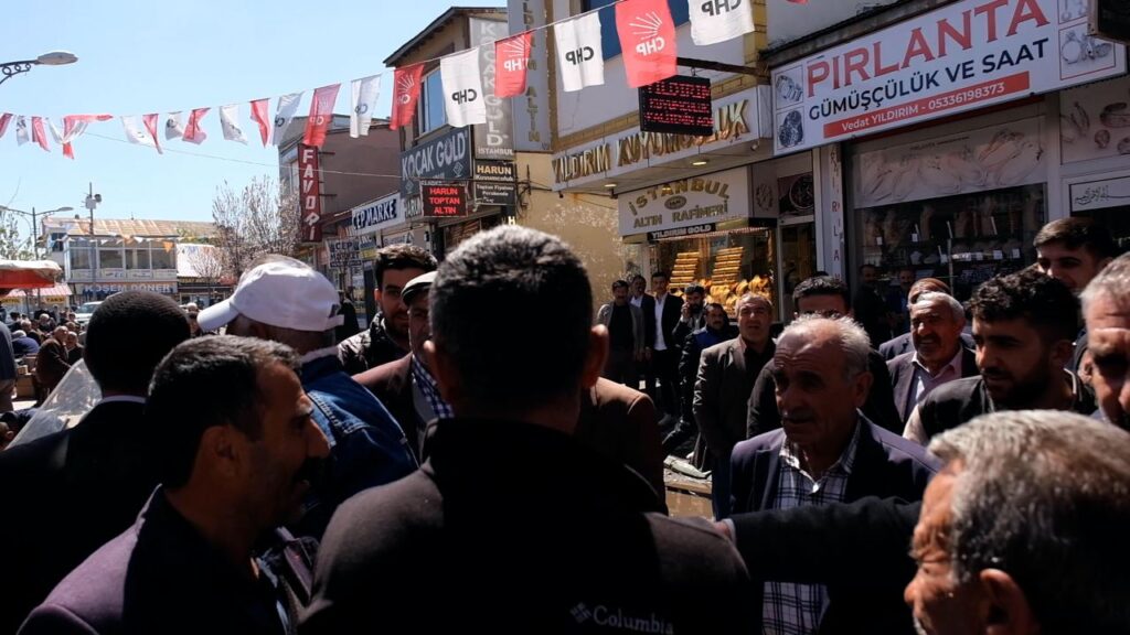 Patnos sokaklarında Erdoğan ve Kılıçdaroğlu gerginliği! - WhatsApp Image 2023 05 08 at 11.47.49 1