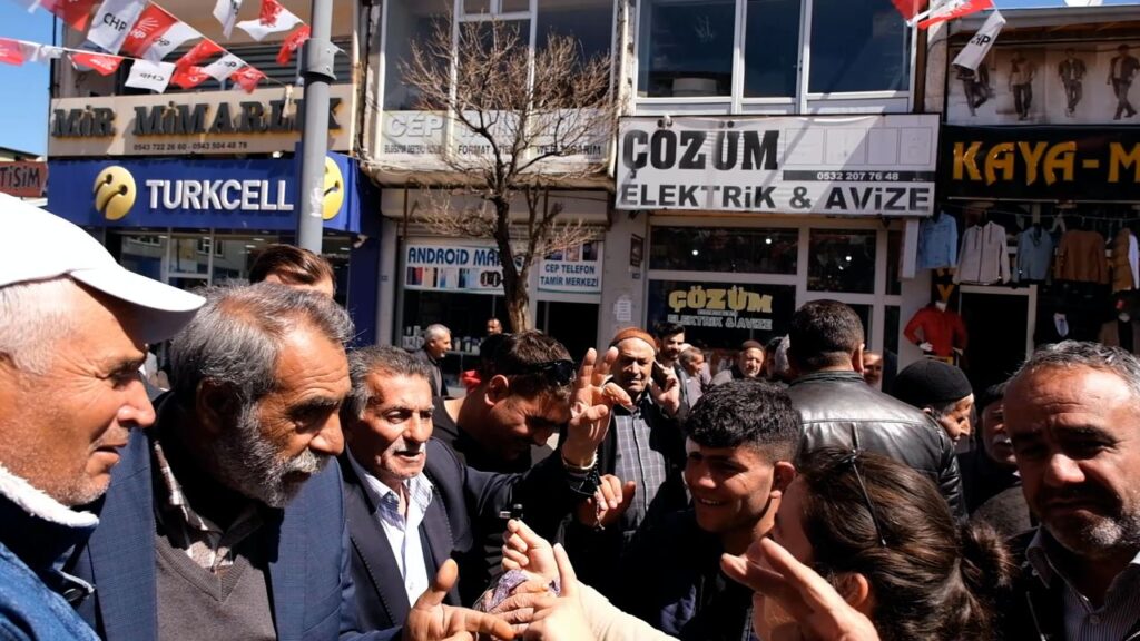 Patnos sokaklarında Erdoğan ve Kılıçdaroğlu gerginliği! - WhatsApp Image 2023 05 08 at 11.47.50 2