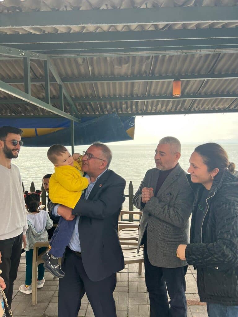 CHP adayı Bedirhanoğlu: Van ve ilçelerinde halk değişime inanmış - edremit11