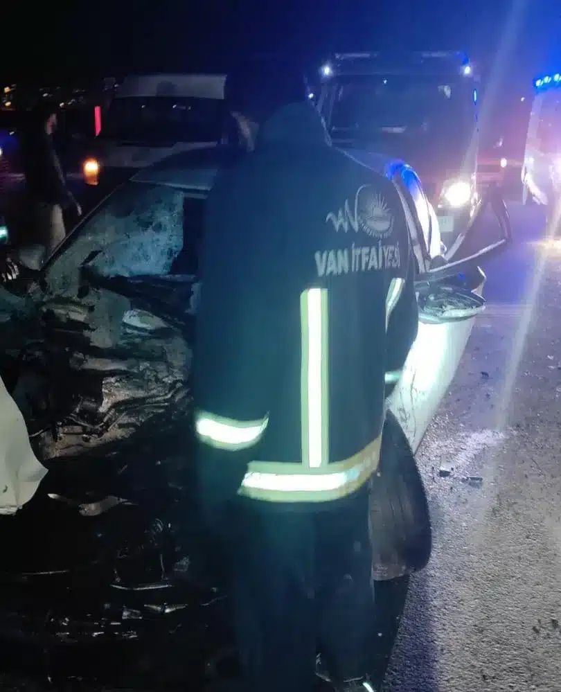 Van’da feci kaza: 3 kişi yaşamını yitirdi - van kaza1