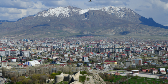 Tarih ve doğa güzellikleriyle Van