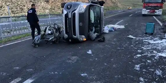 İstanbul’dan Van’a gelen araç kaza yaptı: 1 ölü, 2 yaralı!