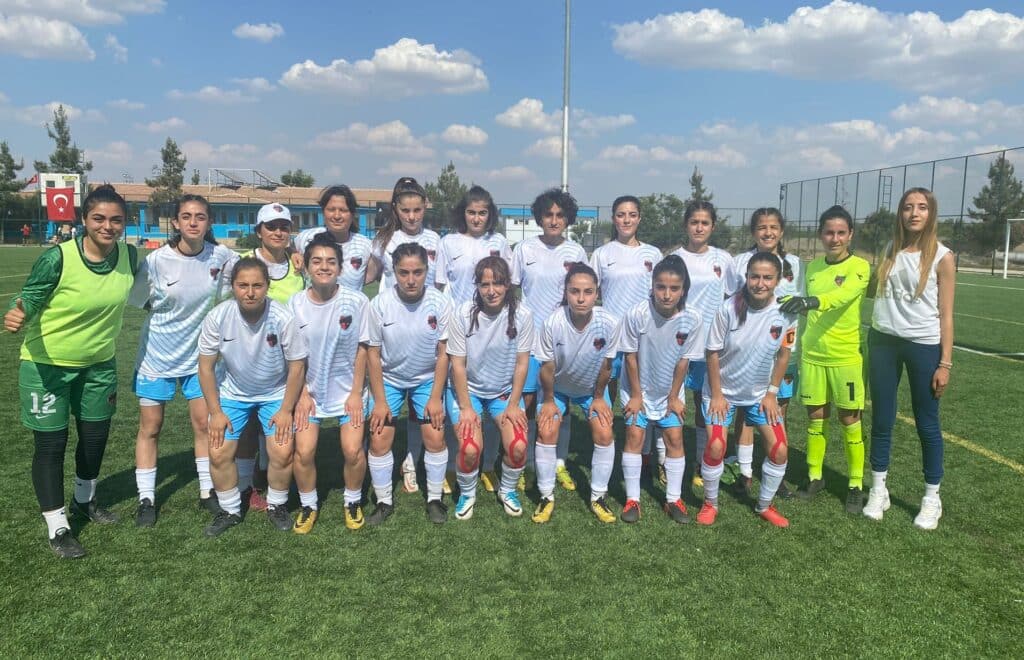 Van Büyükşehir Belediyespor Kadın Futbol Takımı yarı finale yükseldi - AA 20230615 31438113 31438111 VAN BUYUKSEHIR BELEDIYESPOR KADIN FUTBOL TAKIMI YARI FINALE YUKSELDI 1