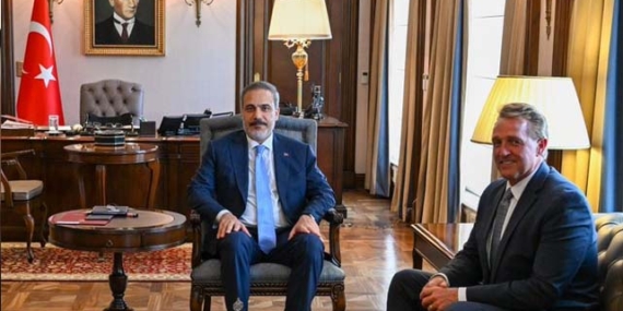 ABD’nin Ankara Büyükelçisi Jeffry L. Flake, Dışişleri Bakanı Hakan Fidan’ı ziyaret etti