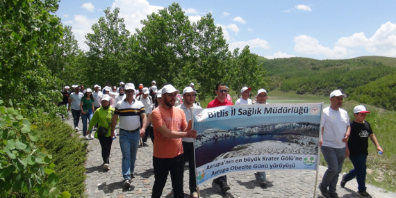 Nemrut Krater Gölü’nde “Obezite Farkındalık Yürüyüşü” düzenlendi