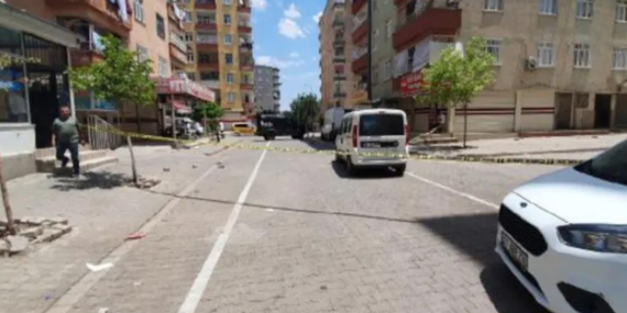 Diyarbakır’da ‘yan baktın’ kavgasında silahlar çekildi: 4 yaralı