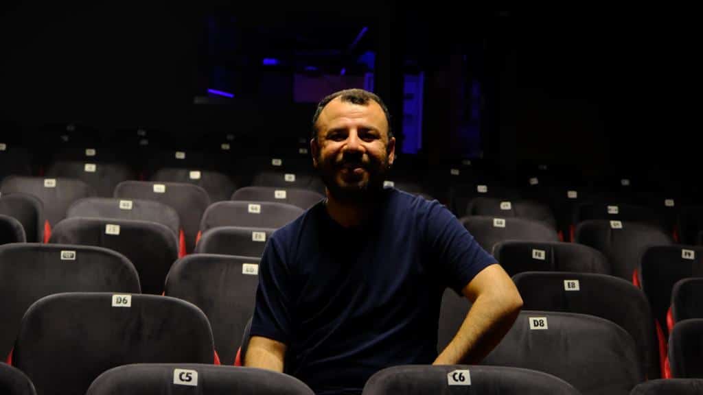 Tiyatrocu Kaya: Kürtçe tiyatroya yönelik baskılar bizi yıldırmıyor - tiyatrocu erdal kaya 2