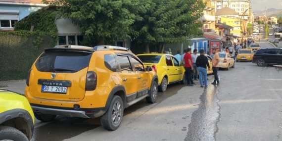 Akaryakıt zammını kontak kapatarak protesto ettiler