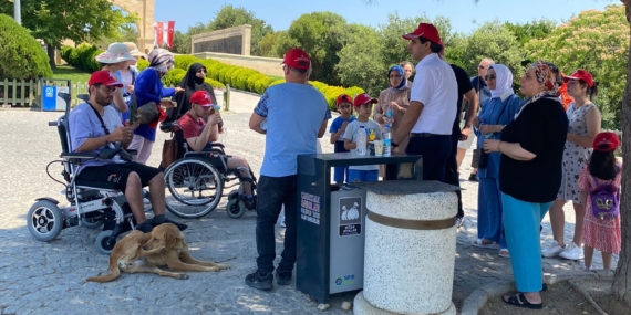 Ahlat’ta yaşayan engelliler Çanakkale’yi gezdi