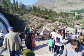 Erzurum'da misafir edilen depremzedeler Tortum Şelalesi'ni gezdi