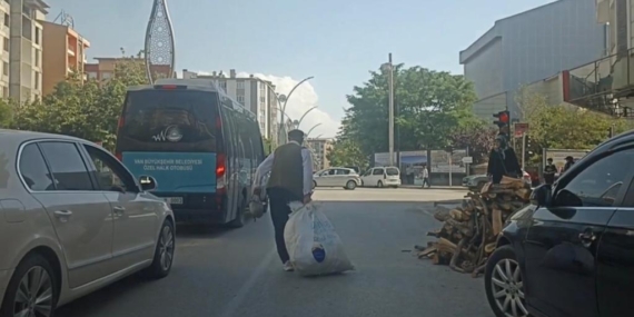 Van’da toplu taşıma zulmü: Yaşlı adam yol ortasında bırakıldı