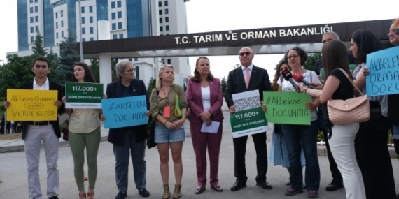 Akbelen için toplanan 117 bin imza Orman Bakanlığı’na verildi