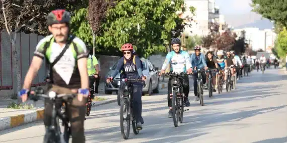 Van’da ‘araç senin yol hepimizin’ etkinliği: 150 kişi pedal çevirdi