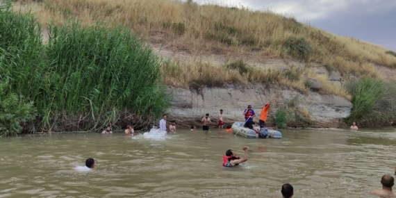 Ailesiyle pikniğe giden 7 yaşındaki çocuk boğuldu