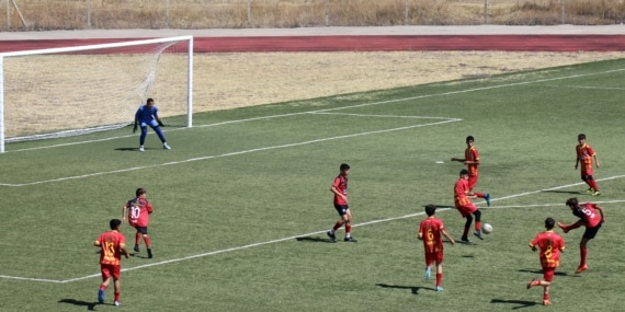 Ağrı’da depremzede çocukların katıldığı futbol turnuvası düzenlendi