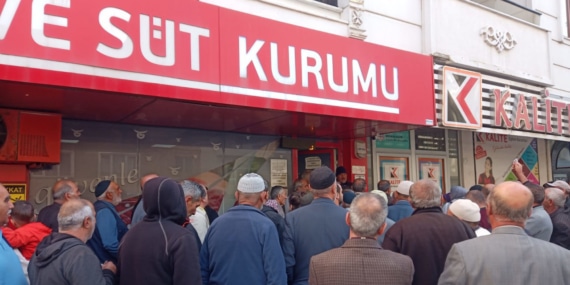 Erzurum’da ‘ucuz et’ kuyruğu eziyete dönüştü!