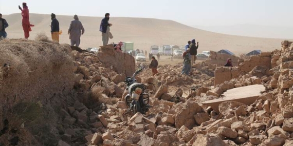 2 bin 500 kişinin yaşamını yitirdiği Afganistan’da art arda deprem