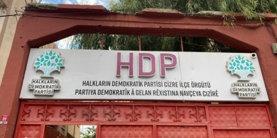 HDP ilçe binasına polis baskını