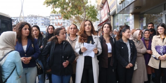 Van’da uzman çavuş tacizini protesto eden 8 kadına soruşturma