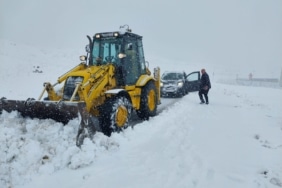 Erzurum, Ardahan ve Kars'ta 261 yerleşim yerine ulaşım sağlanamıyor