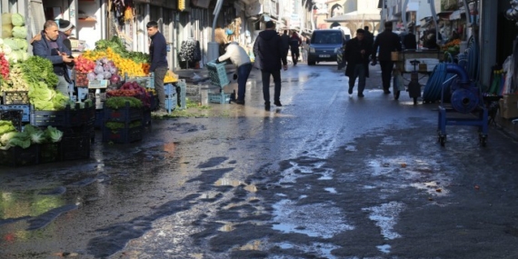 En yoksul kent sıralamasında olan Van’da halk ucuz ürün arayışında