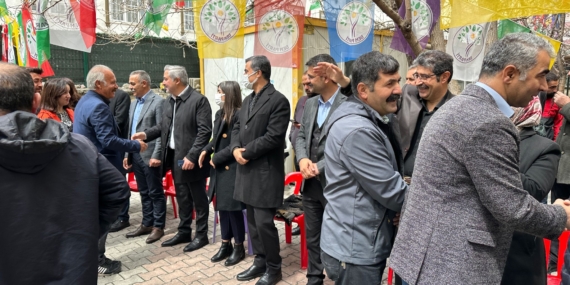 Van’da bayram karnaval havasında kutlanıyor-video