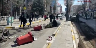 Video Küçük Resmi: Van’da olaylar tüm sokak ve caddelerde sürüyor