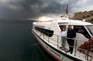 Video-Van Gölü üzerinde deniz otobüsleri seferleri başladı - Van Golu uzerinde deniz otobusleri seferleri basladi1