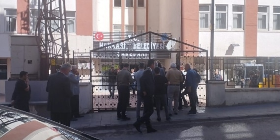 DEM Parti’den Hakkari açıklaması: Herkesi darbeci anlayışa karşı tavır almaya çağırıyoruz