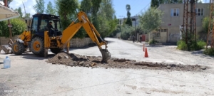 Edremit  Belediyesi, ilçede bozuk ve yapılmamış yol bırakmamaya kararlı - edremit 3