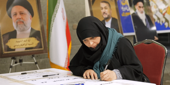 İran’da seçimde ikinci tur oylama yapılıyor, reformcu adayın kazanması bekleniyor