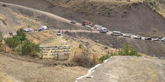 Hakkari’de korucuları taşıyan araç şarampole yuvarlandı