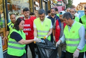 Van’da temizlik seferberliği yoğun katılımla başladı - IMG 20240826 WA0058