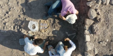 Li Girê Berazan 12 gorên zarokan hatin dîtin