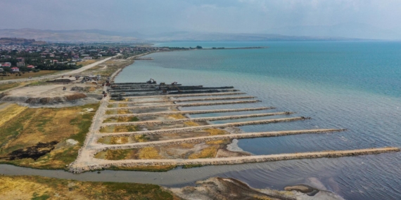 Van Gölü temizliği havadan görüntülendi