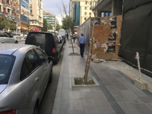 Van’da Maraş Caddesi’nde yayalara geçit yok! - maras 3