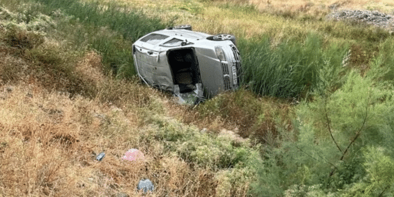 Van-Hakkari karayolunda yağış kazaya neden oldu, yaralılar var