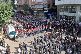 Diyarbakır’da miting sonrası polis müdahalesi