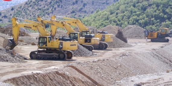 AKP’li İsmet Ölmez Van ve Hakkari’den sonra Diyarbakır’da doğa katliamına başladı