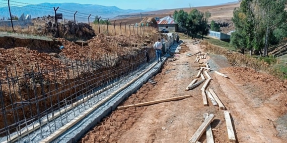 Büyükşehir Belediyesi mezarlık bakım ve onarım çalışmalarını il geneline yaydı