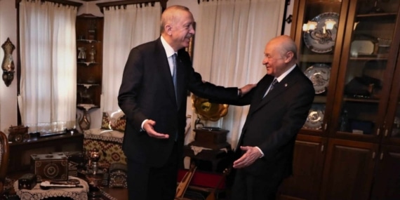 Bahçeli’nin, Öcalan çıkışını Cumhurbaşkanı Erdoğan tebrik etmiş